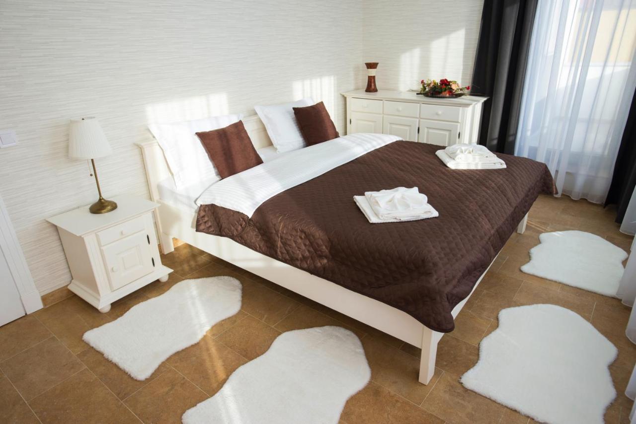 Lira Holiday Apartments Satu Mare Exterior foto