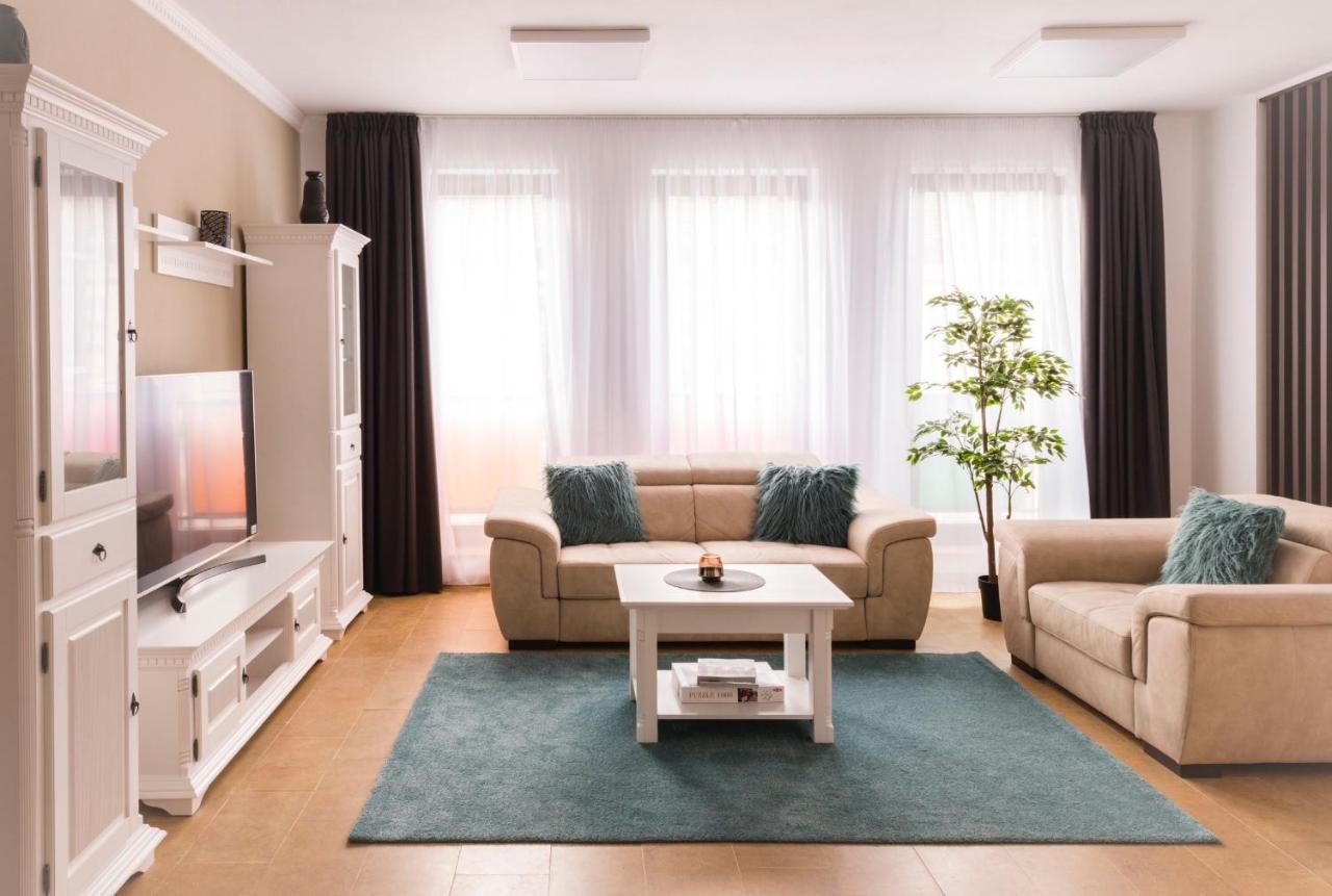 Lira Holiday Apartments Satu Mare Exterior foto